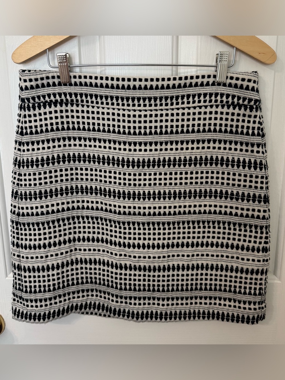 LOFT Black & Cream Geometric Print Skirt Size 6